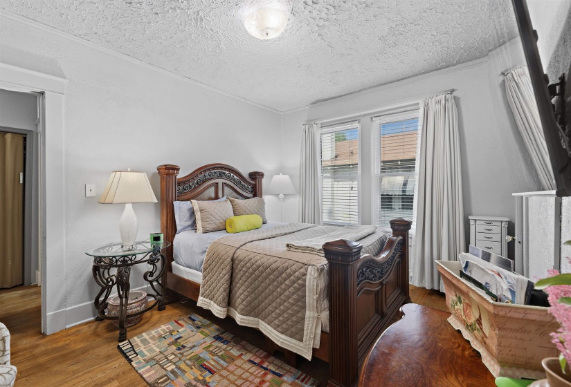 1942 LAMAR AVE, Memphis, Tennessee 38114, 4 Bedroom Bedrooms, 8 Room Rooms,2.1 BathroomBathrooms,Residential,For Sale,LAMAR,0,10229031