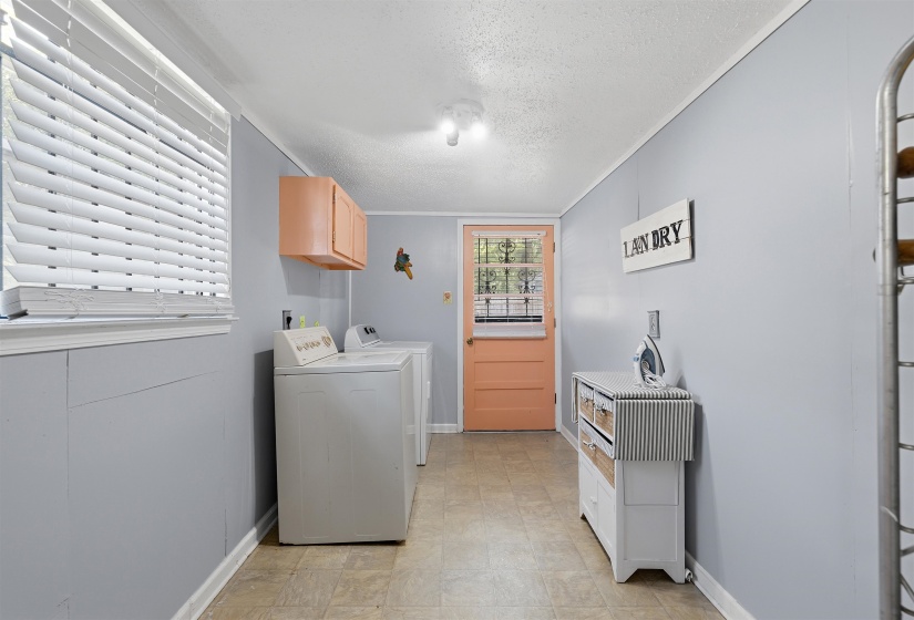 1942 LAMAR AVE, Memphis, Tennessee 38114, 4 Bedroom Bedrooms, 8 Room Rooms,2.1 BathroomBathrooms,Residential,For Sale,LAMAR,0,10229031