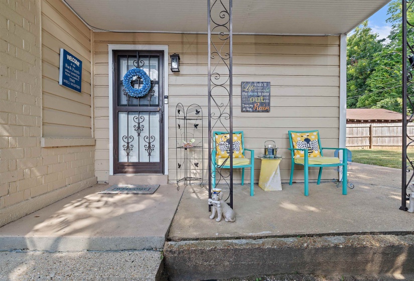 1942 LAMAR AVE, Memphis, Tennessee 38114, 4 Bedroom Bedrooms, 8 Room Rooms,2.1 BathroomBathrooms,Residential,For Sale,LAMAR,0,10229031
