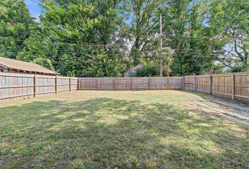 1942 LAMAR AVE, Memphis, Tennessee 38114, 4 Bedroom Bedrooms, 8 Room Rooms,2.1 BathroomBathrooms,Residential,For Sale,LAMAR,0,10229031