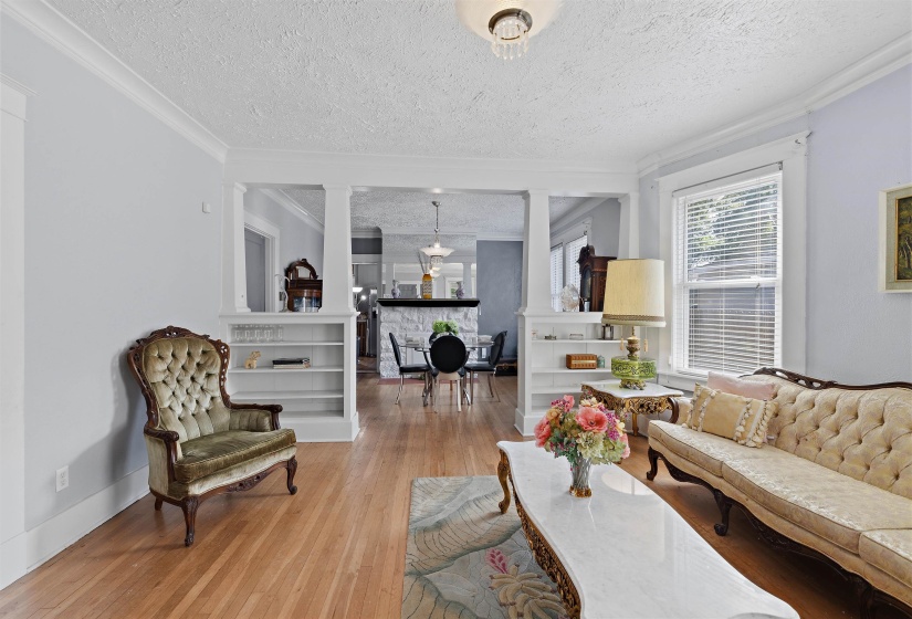 1942 LAMAR AVE, Memphis, Tennessee 38114, 4 Bedroom Bedrooms, 8 Room Rooms,2.1 BathroomBathrooms,Residential,For Sale,LAMAR,0,10229031