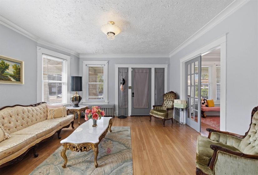 1942 LAMAR AVE, Memphis, Tennessee 38114, 4 Bedroom Bedrooms, 8 Room Rooms,2.1 BathroomBathrooms,Residential,For Sale,LAMAR,0,10229031