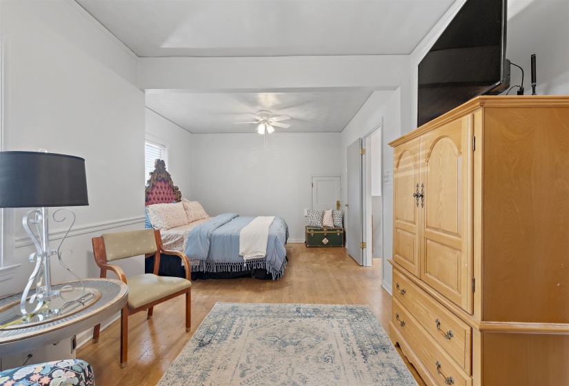 1942 LAMAR AVE, Memphis, Tennessee 38114, 4 Bedroom Bedrooms, 8 Room Rooms,2.1 BathroomBathrooms,Residential,For Sale,LAMAR,0,10229031