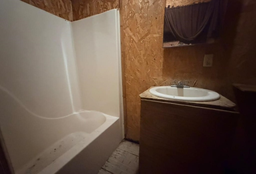 2928 OVERTON CROSSING RD, Memphis, Tennessee 38127, 2 Bedroom Bedrooms, 5 Room Rooms,2 BathroomBathrooms,Residential,For Sale,OVERTON CROSSING,0,10229032