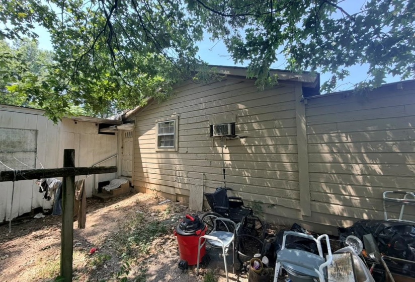 2928 OVERTON CROSSING RD, Memphis, Tennessee 38127, 2 Bedroom Bedrooms, 5 Room Rooms,2 BathroomBathrooms,Residential,For Sale,OVERTON CROSSING,0,10229032