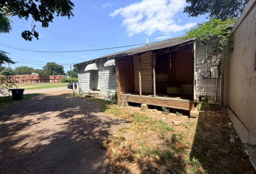 2928 OVERTON CROSSING RD, Memphis, Tennessee 38127, 2 Bedroom Bedrooms, 5 Room Rooms,2 BathroomBathrooms,Residential,For Sale,OVERTON CROSSING,0,10229032