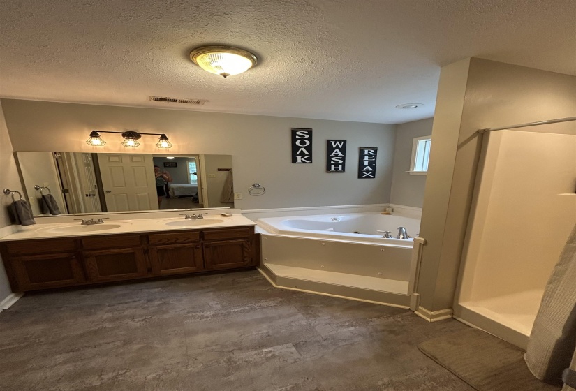 20 PENNINGTON RD, Halls, Tennessee 38037, 6 Bedroom Bedrooms, 15 Room Rooms,4 BathroomBathrooms,Residential,For Sale,PENNINGTON,0,10229036