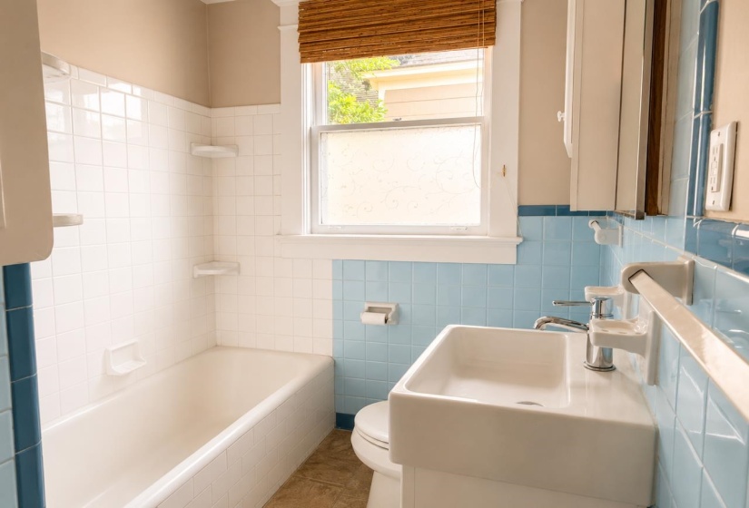 1809 CRUMP AVE, Memphis, Tennessee 38107, 2 Bedroom Bedrooms, 5 Room Rooms,1 BathroomBathrooms,Residential,For Sale,CRUMP,0,10229039
