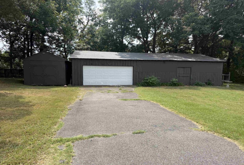 4511 ELLENDALE RD, Bartlett, Tennessee 38135, 5 Bedroom Bedrooms, 8 Room Rooms,3 BathroomBathrooms,Residential,For Sale,ELLENDALE,0,10229040