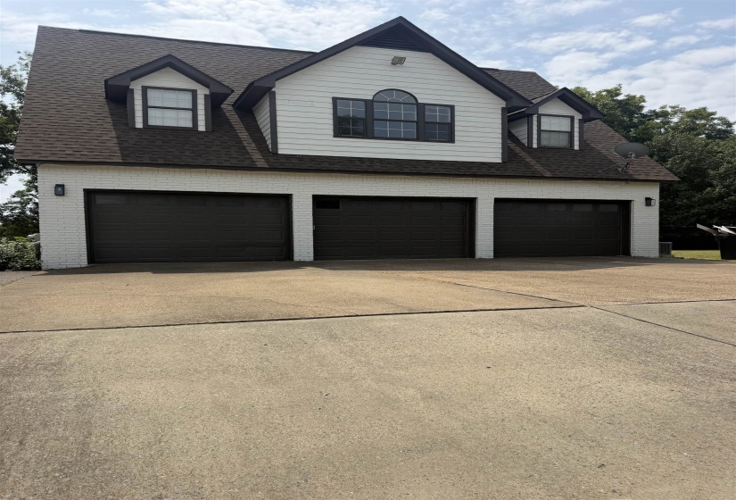 4511 ELLENDALE RD, Bartlett, Tennessee 38135, 5 Bedroom Bedrooms, 8 Room Rooms,3 BathroomBathrooms,Residential,For Sale,ELLENDALE,0,10229040