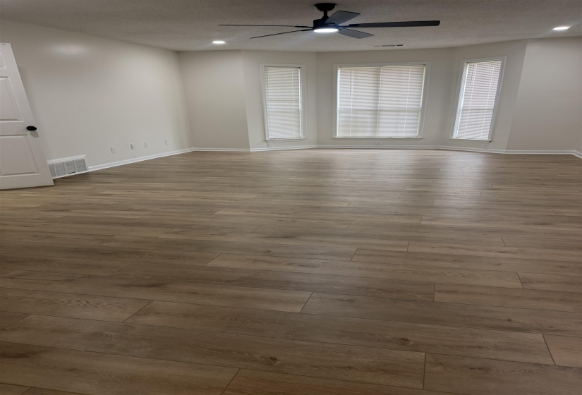 4511 ELLENDALE RD, Bartlett, Tennessee 38135, 5 Bedroom Bedrooms, 8 Room Rooms,3 BathroomBathrooms,Residential,For Sale,ELLENDALE,0,10229040