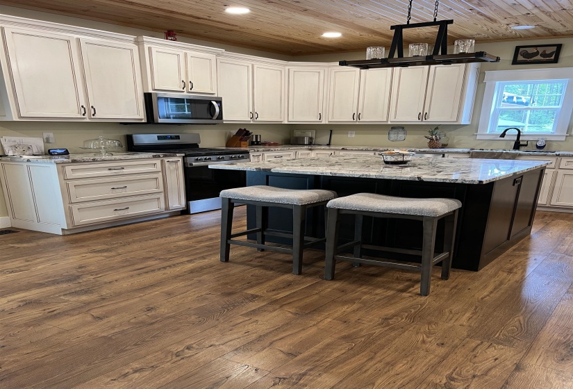 5205 HAMBURG RD, Michie, Tennessee 38357, 4 Bedroom Bedrooms, 3 Room Rooms,3.1 BathroomBathrooms,Residential,For Sale,HAMBURG,0,10229044