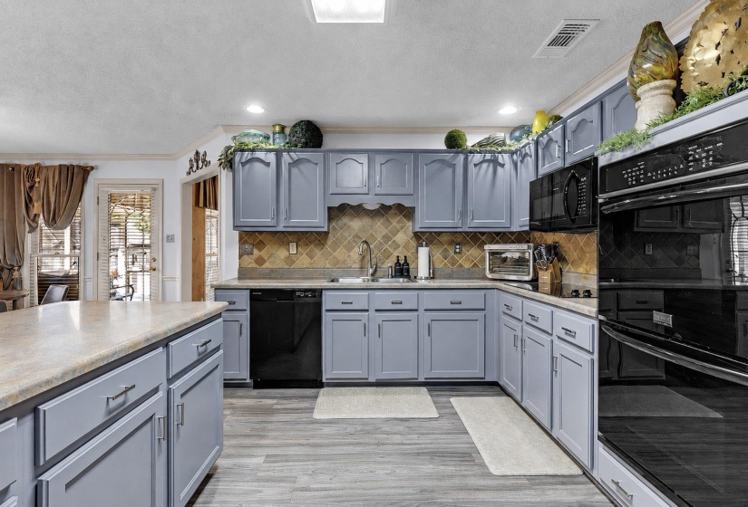 9002 BRENT LN, Memphis, Tennessee 38016, 4 Bedroom Bedrooms, 9 Room Rooms,3 BathroomBathrooms,Residential,For Sale,BRENT,0,10229045