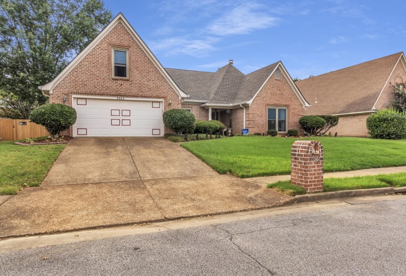 9002 BRENT LN, Memphis, Tennessee 38016, 4 Bedroom Bedrooms, 9 Room Rooms,3 BathroomBathrooms,Residential,For Sale,BRENT,0,10229045