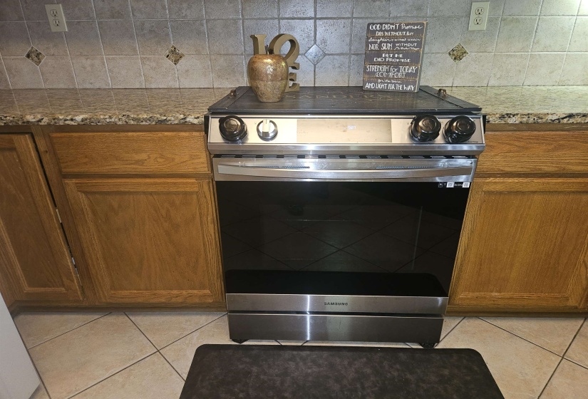 1218 CORDOVA GREEN DR, Cordova, Tennessee 38018, 3 Bedroom Bedrooms, 8 Room Rooms,2.1 BathroomBathrooms,Residential,For Sale,CORDOVA GREEN,0,10229048