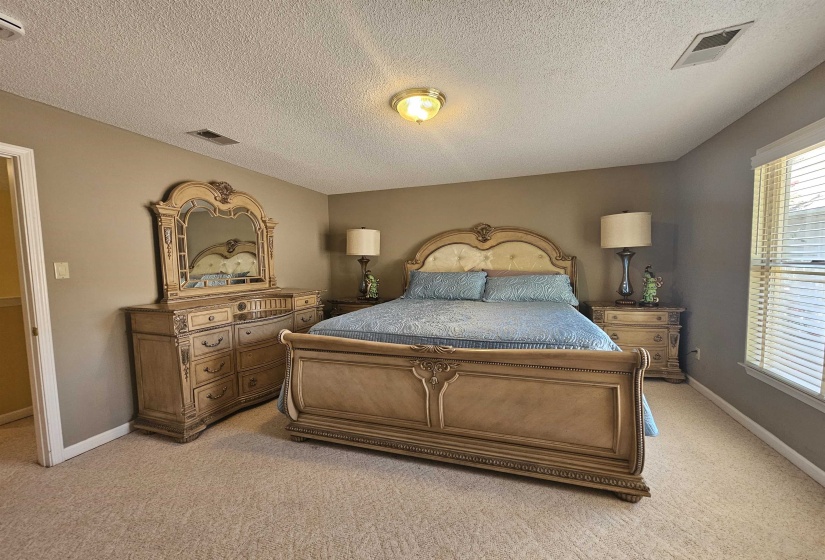 1218 CORDOVA GREEN DR, Cordova, Tennessee 38018, 3 Bedroom Bedrooms, 8 Room Rooms,2.1 BathroomBathrooms,Residential,For Sale,CORDOVA GREEN,0,10229048