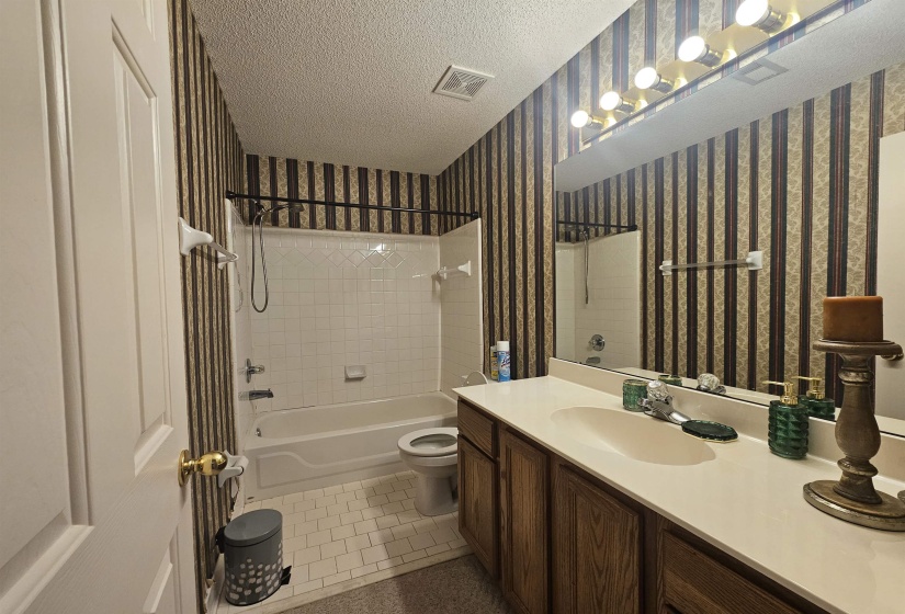 1218 CORDOVA GREEN DR, Cordova, Tennessee 38018, 3 Bedroom Bedrooms, 8 Room Rooms,2.1 BathroomBathrooms,Residential,For Sale,CORDOVA GREEN,0,10229048