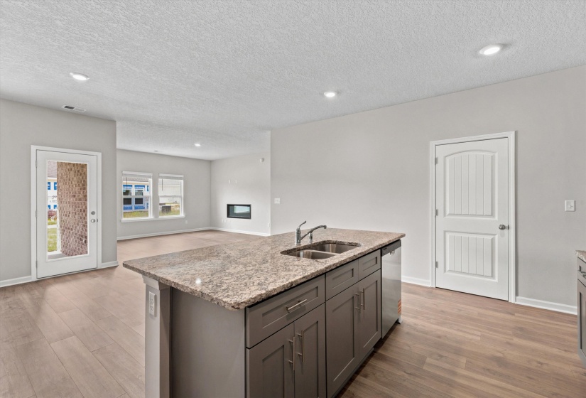 320 WINDEMERE LOOP, Oakland, Tennessee 38060, 4 Bedroom Bedrooms, 4 Room Rooms,2 BathroomBathrooms,Rental Properties,For Sale,WINDEMERE,0,10229066