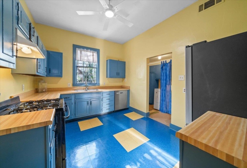 885 COX ST, Memphis, Tennessee 38104, 2 Bedroom Bedrooms, 5 Room Rooms,1 BathroomBathrooms,Residential,For Sale,COX,0,10219474