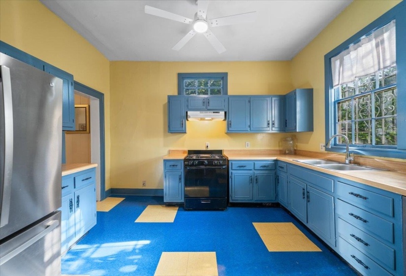885 COX ST, Memphis, Tennessee 38104, 2 Bedroom Bedrooms, 5 Room Rooms,1 BathroomBathrooms,Residential,For Sale,COX,0,10219474