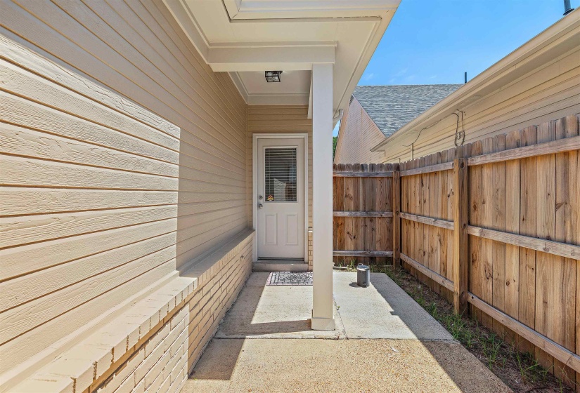 1183 HARBOR RIVER DR, Memphis, Tennessee 38103, 3 Bedroom Bedrooms, 5 Room Rooms,2 BathroomBathrooms,Residential,For Sale,HARBOR RIVER,0,10229054