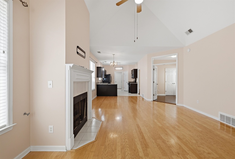 1183 HARBOR RIVER DR, Memphis, Tennessee 38103, 3 Bedroom Bedrooms, 5 Room Rooms,2 BathroomBathrooms,Residential,For Sale,HARBOR RIVER,0,10229054