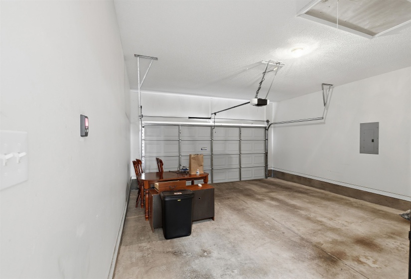 1183 HARBOR RIVER DR, Memphis, Tennessee 38103, 3 Bedroom Bedrooms, 5 Room Rooms,2 BathroomBathrooms,Residential,For Sale,HARBOR RIVER,0,10229054