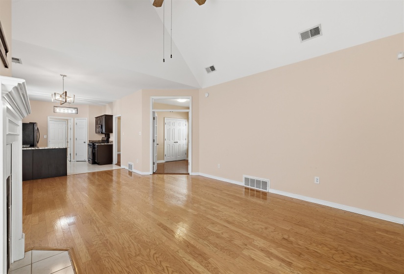 1183 HARBOR RIVER DR, Memphis, Tennessee 38103, 3 Bedroom Bedrooms, 5 Room Rooms,2 BathroomBathrooms,Residential,For Sale,HARBOR RIVER,0,10229054