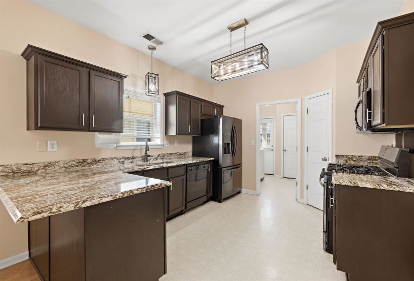 1183 HARBOR RIVER DR, Memphis, Tennessee 38103, 3 Bedroom Bedrooms, 5 Room Rooms,2 BathroomBathrooms,Residential,For Sale,HARBOR RIVER,0,10229054