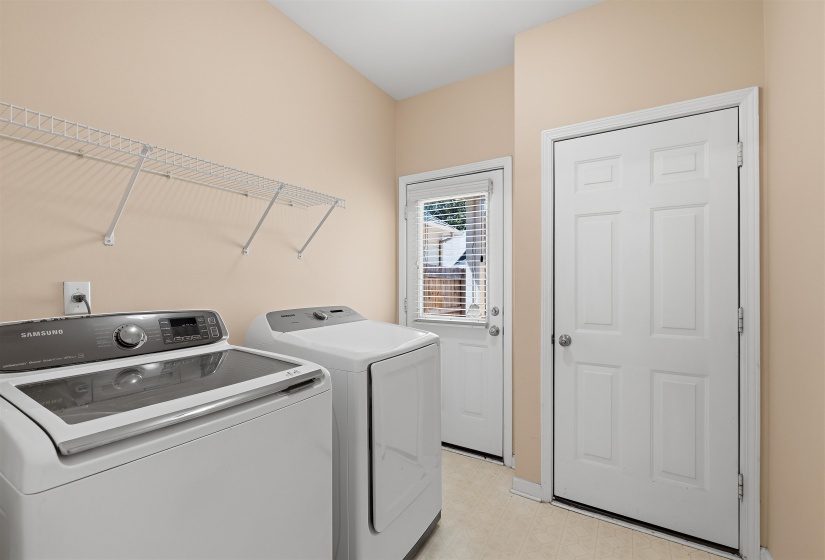 1183 HARBOR RIVER DR, Memphis, Tennessee 38103, 3 Bedroom Bedrooms, 5 Room Rooms,2 BathroomBathrooms,Residential,For Sale,HARBOR RIVER,0,10229054