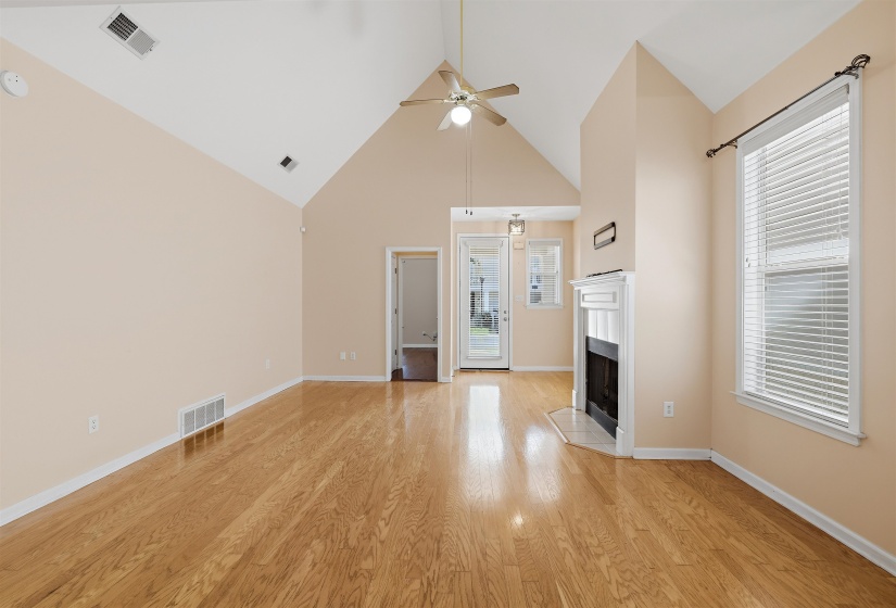 1183 HARBOR RIVER DR, Memphis, Tennessee 38103, 3 Bedroom Bedrooms, 5 Room Rooms,2 BathroomBathrooms,Residential,For Sale,HARBOR RIVER,0,10229054