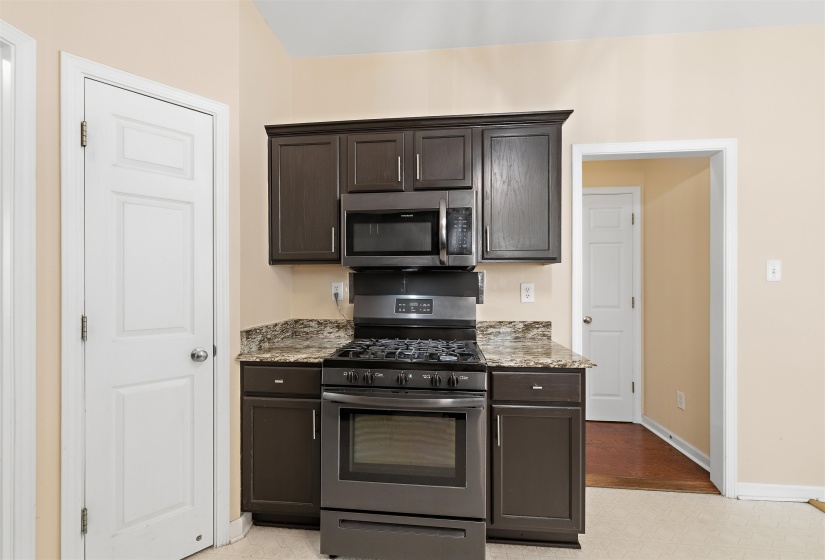 1183 HARBOR RIVER DR, Memphis, Tennessee 38103, 3 Bedroom Bedrooms, 5 Room Rooms,2 BathroomBathrooms,Residential,For Sale,HARBOR RIVER,0,10229054