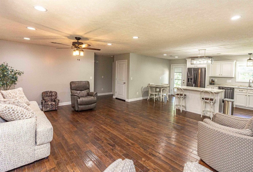 130 AMELIA BRIANN DR, Selmer, Tennessee 38375, 3 Bedroom Bedrooms, 8 Room Rooms,2 BathroomBathrooms,Residential,For Sale,AMELIA BRIANN,0,10229055