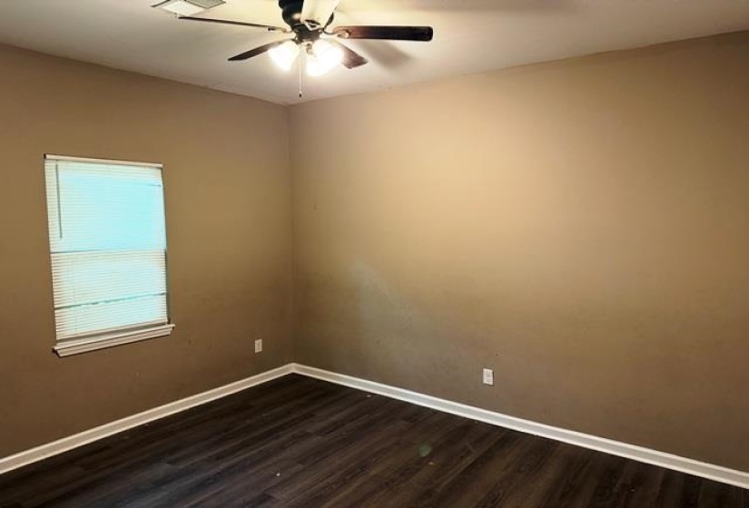 1037 KYLE ST, Memphis, Tennessee 38114, 3 Bedroom Bedrooms, 6 Room Rooms,1 BathroomBathrooms,Residential,For Sale,KYLE,0,10229064