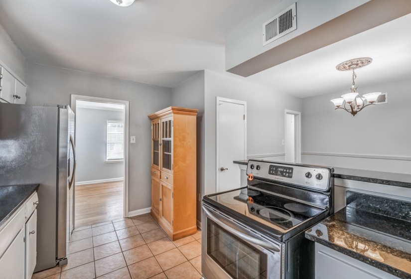 4890 HELENE RD, Memphis, Tennessee 38117, 3 Bedroom Bedrooms, 6 Room Rooms,2 BathroomBathrooms,Residential,For Sale,HELENE,0,10229070