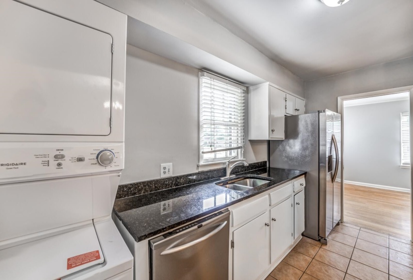 4890 HELENE RD, Memphis, Tennessee 38117, 3 Bedroom Bedrooms, 6 Room Rooms,2 BathroomBathrooms,Residential,For Sale,HELENE,0,10229070