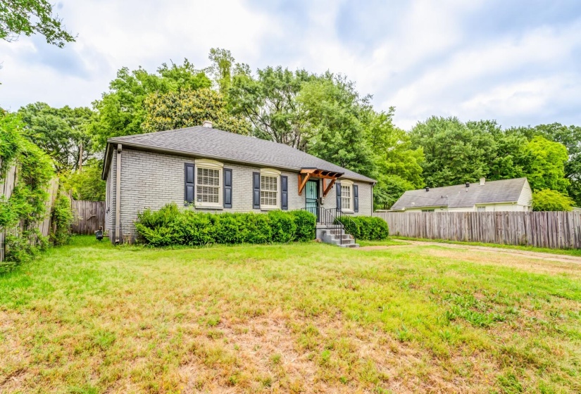 4890 HELENE RD, Memphis, Tennessee 38117, 3 Bedroom Bedrooms, 6 Room Rooms,2 BathroomBathrooms,Residential,For Sale,HELENE,0,10229070