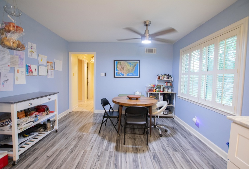 5701 ASHLEY SQ, Memphis, Tennessee 38120, 3 Bedroom Bedrooms, 7 Room Rooms,2.1 BathroomBathrooms,Residential,For Sale,ASHLEY,0,10229072
