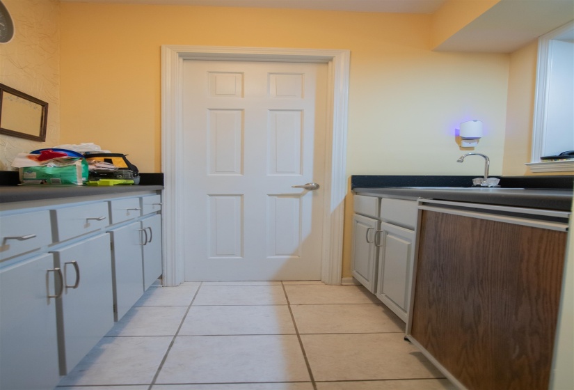 5701 ASHLEY SQ, Memphis, Tennessee 38120, 3 Bedroom Bedrooms, 7 Room Rooms,2.1 BathroomBathrooms,Residential,For Sale,ASHLEY,0,10229072