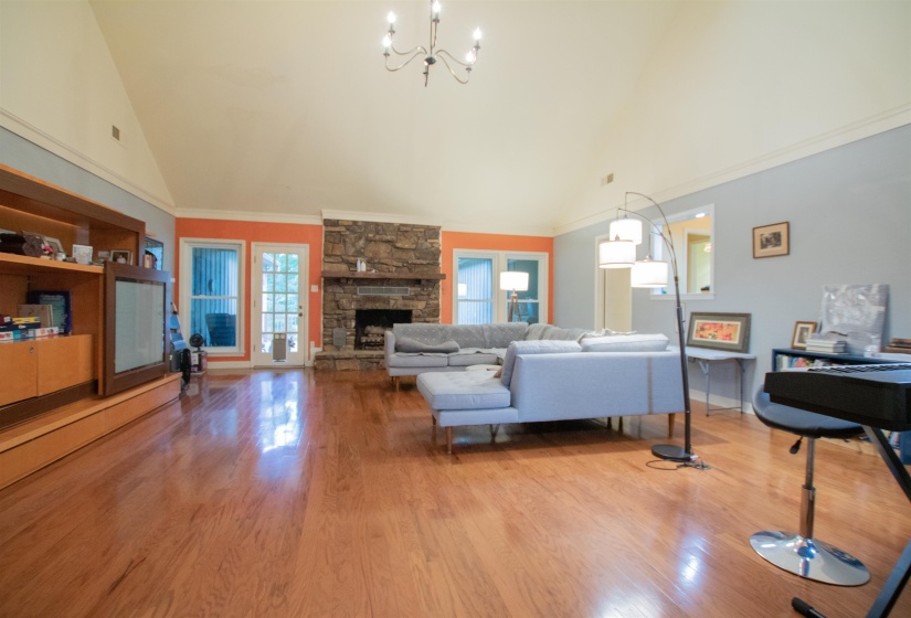 5701 ASHLEY SQ, Memphis, Tennessee 38120, 3 Bedroom Bedrooms, 7 Room Rooms,2.1 BathroomBathrooms,Residential,For Sale,ASHLEY,0,10229072