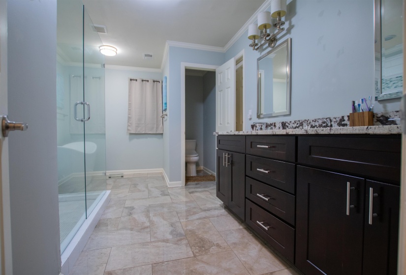 5701 ASHLEY SQ, Memphis, Tennessee 38120, 3 Bedroom Bedrooms, 7 Room Rooms,2.1 BathroomBathrooms,Residential,For Sale,ASHLEY,0,10229072