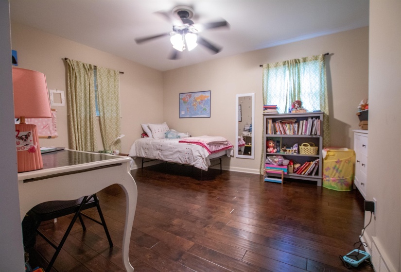 5701 ASHLEY SQ, Memphis, Tennessee 38120, 3 Bedroom Bedrooms, 7 Room Rooms,2.1 BathroomBathrooms,Residential,For Sale,ASHLEY,0,10229072