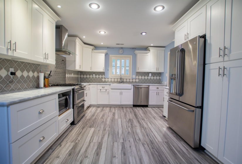 5701 ASHLEY SQ, Memphis, Tennessee 38120, 3 Bedroom Bedrooms, 7 Room Rooms,2.1 BathroomBathrooms,Residential,For Sale,ASHLEY,0,10229072