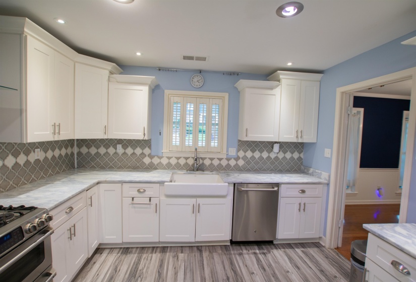 5701 ASHLEY SQ, Memphis, Tennessee 38120, 3 Bedroom Bedrooms, 7 Room Rooms,2.1 BathroomBathrooms,Residential,For Sale,ASHLEY,0,10229072