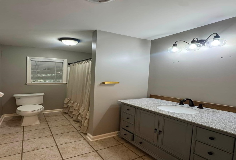 1498 GARLAND DR, Covington, Tennessee 38019, 3 Bedroom Bedrooms, 6 Room Rooms,2 BathroomBathrooms,Rental Properties,For Sale,GARLAND,0,10229082