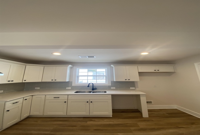 788 MERTON ST, Memphis, Tennessee 38112, 2 Bedroom Bedrooms, 6 Room Rooms,2 BathroomBathrooms,Rental Properties,For Sale,MERTON,0,10229085