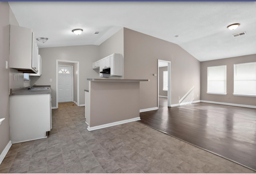 4393 BISHOP HILLS DR, Memphis, Tennessee 38128, 3 Bedroom Bedrooms, 6 Room Rooms,2 BathroomBathrooms,Rental Properties,For Sale,BISHOP HILLS,0,10229102