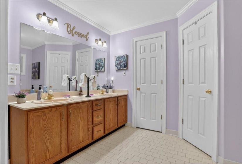 1496 TEAL WING LN, Memphis, Tennessee 38016, 3 Bedroom Bedrooms, 8 Room Rooms,2 BathroomBathrooms,Residential,For Sale,TEAL WING,0,10220317