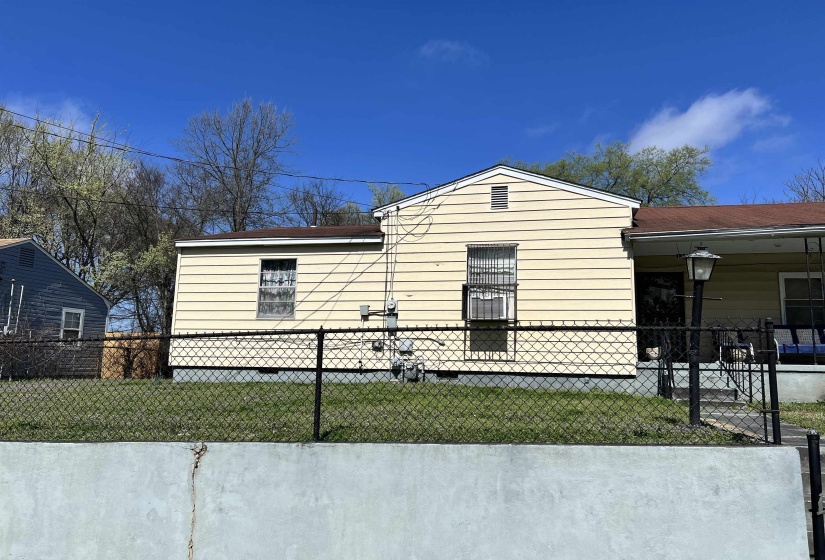 1102 CHICAGO AVE, Memphis, Tennessee 38107, 3 Bedroom Bedrooms, 5 Room Rooms,2 BathroomBathrooms,Residential,For Sale,CHICAGO,0,10229103