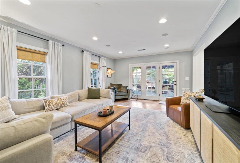 816 REDDOCH ST, Memphis, Tennessee 38120, 4 Bedroom Bedrooms, 10 Room Rooms,3.1 BathroomBathrooms,Residential,For Sale,REDDOCH,0,10229109